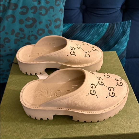 Gucci Cream Perforated GG Platform Clog Mules - Picture 4 of 8